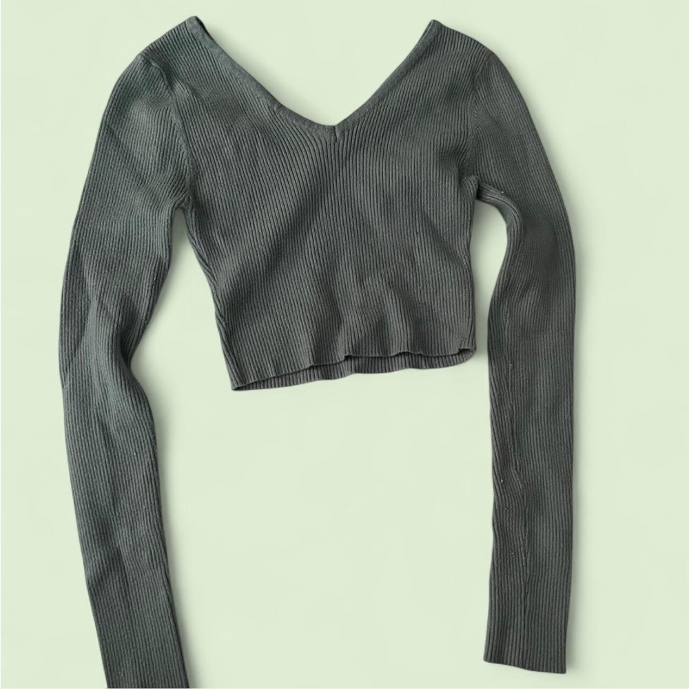 Timing Gray Long Sleeve Crop Blouse